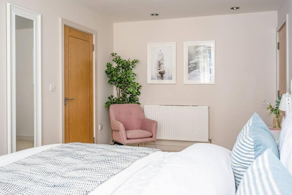 Stunning 2 Bedroom Apartment in Converted Chapel Bath Exterior foto